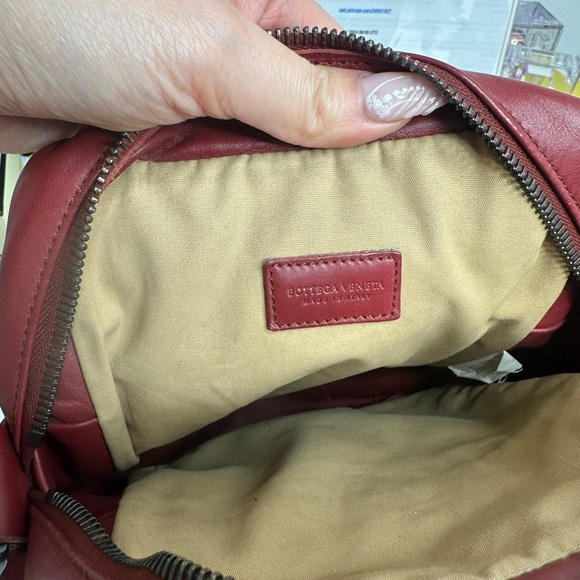 Bottega Veneta red leather crossbody bag - Picture 8 of 16